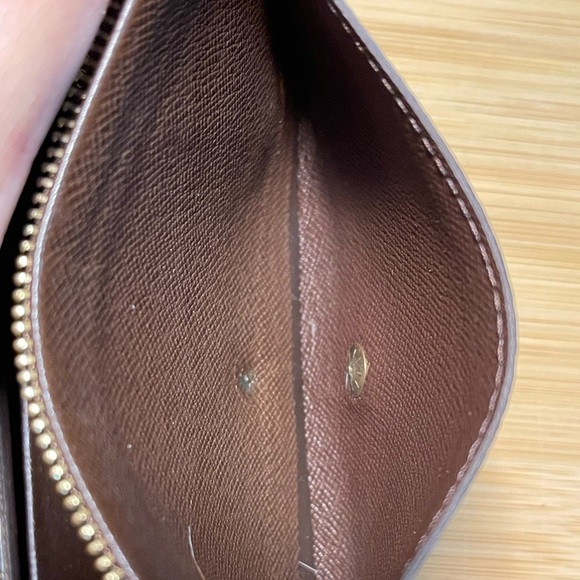 Louis Vuitton Damier Ebene Wallet - Picture 16 of 16